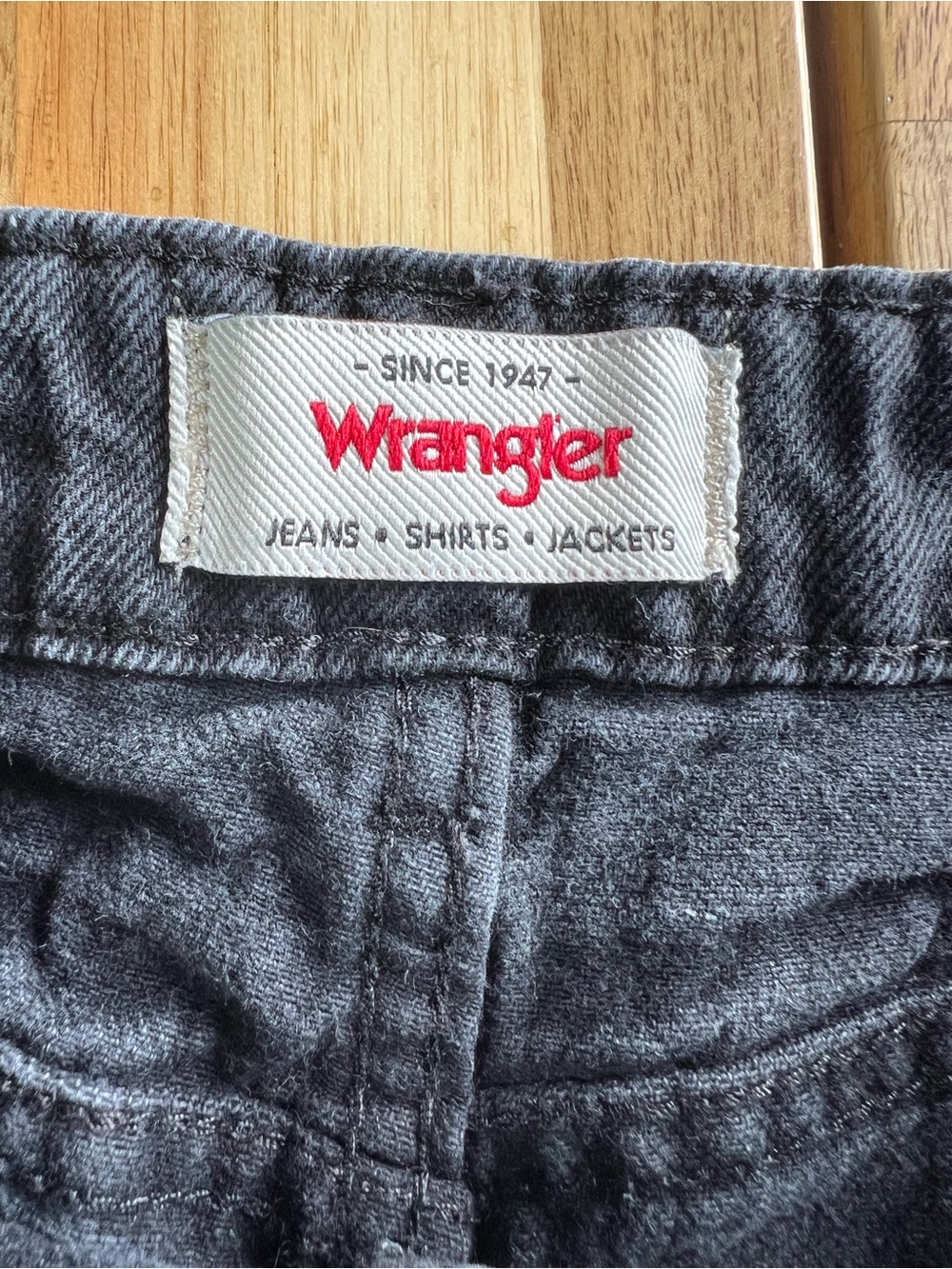 Wrangler High Rise Vintage Black Distressed Denim Shorts Size 4 - Picture 2 of 9